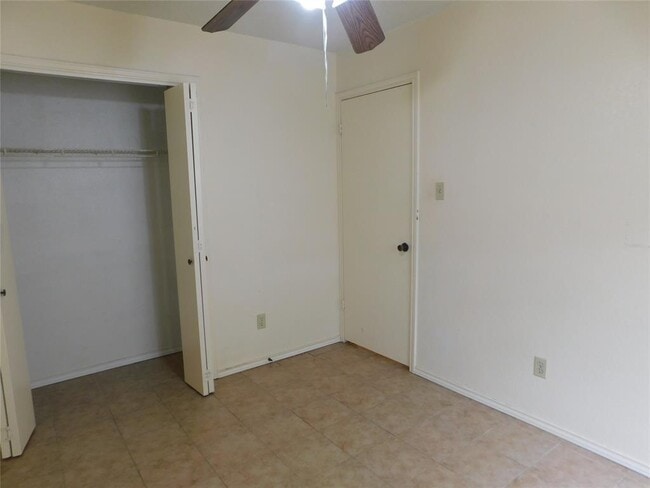 Building Photo - 2027 Redwing Way