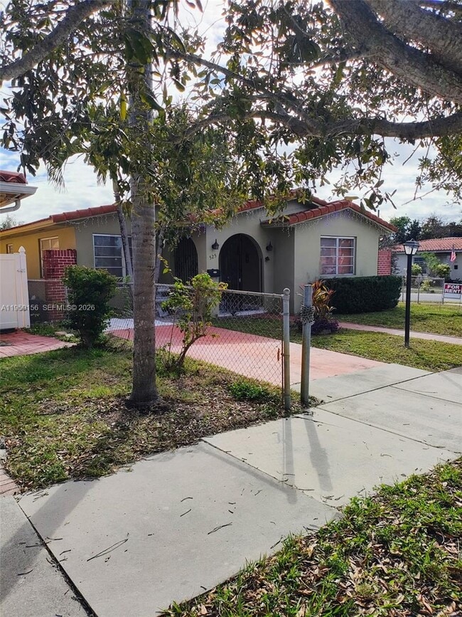 Building Photo - 525 SW 56th Ave