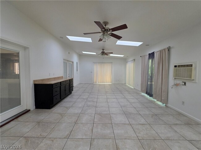 Building Photo - 1824 Sierra Valley Way