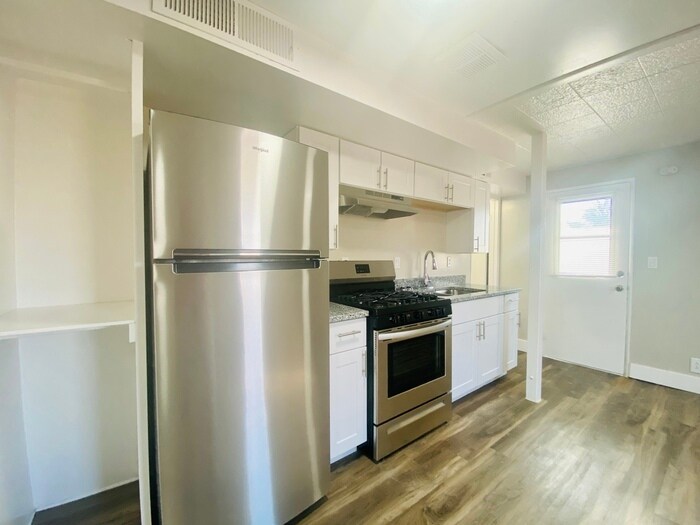 Building Photo - 2625 E Copper St