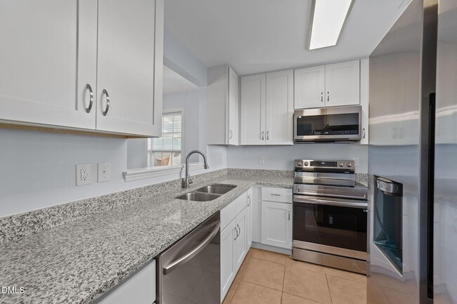 Building Photo - 225 Woodson Dr