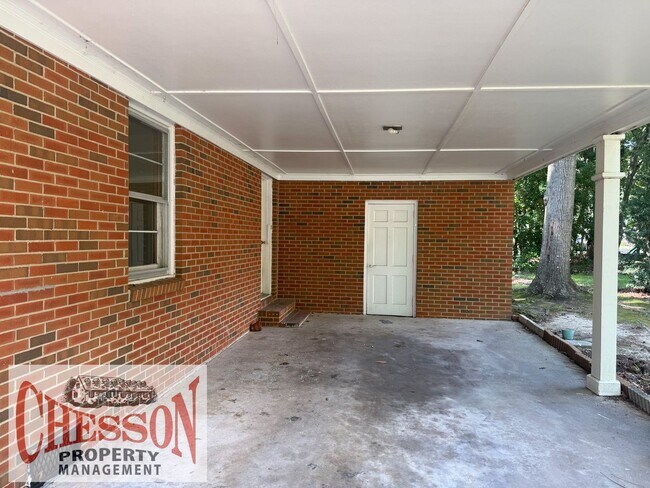 Building Photo - 1302 Dogwood Ln NW