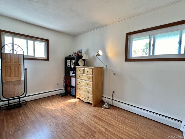 Building Photo - 7 7th St