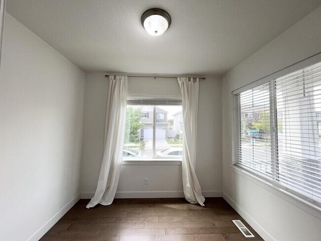Building Photo - 9729 Fira Ln