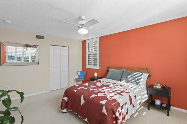 Building Photo - 1801 N Flagler Dr