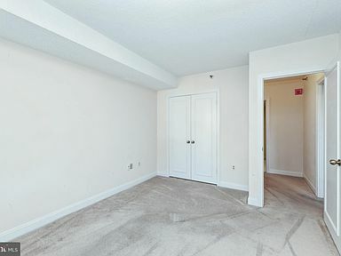 Building Photo - 4550 N Park Ave