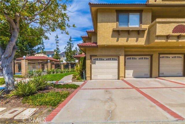 Building Photo - 25261 Tanoak Ln