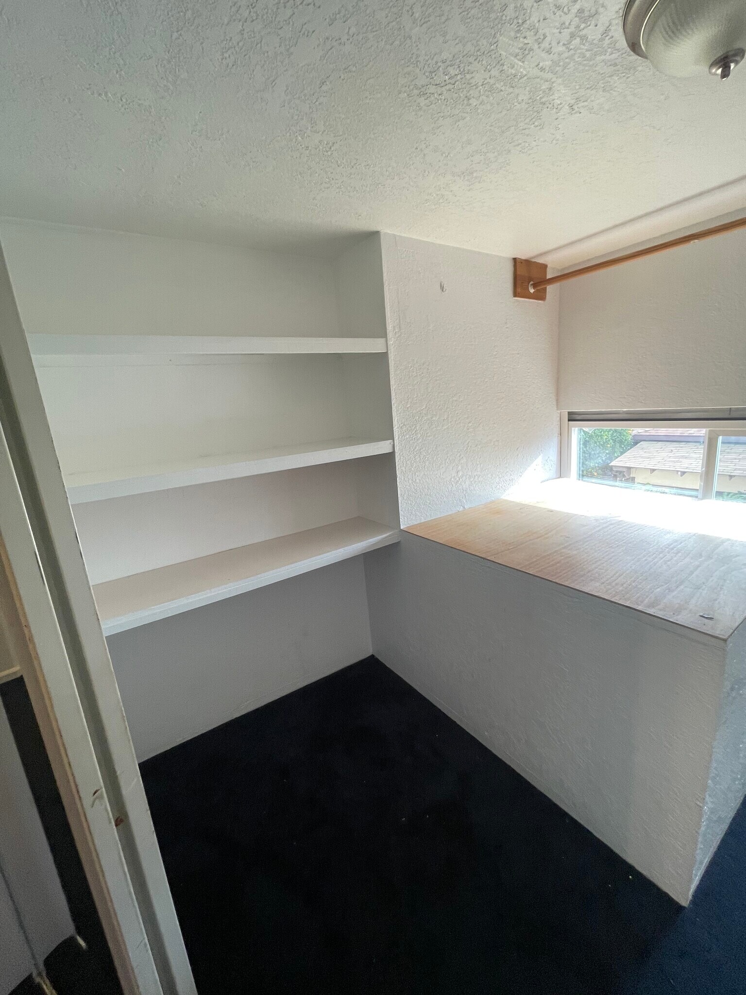 Building Photo - 523 Mitchell Ave