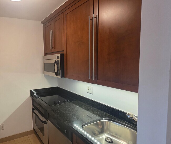 Building Photo - 3589 S Ocean Blvd