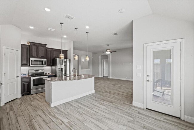 Building Photo - 314 Waverly Dr