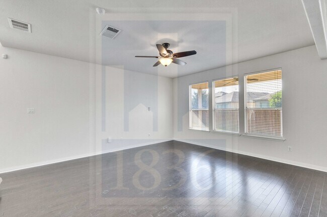 Building Photo - 1405 Middlefield Ct