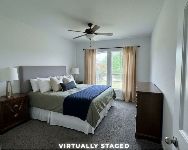 Building Photo - 1009 Cushing Dr