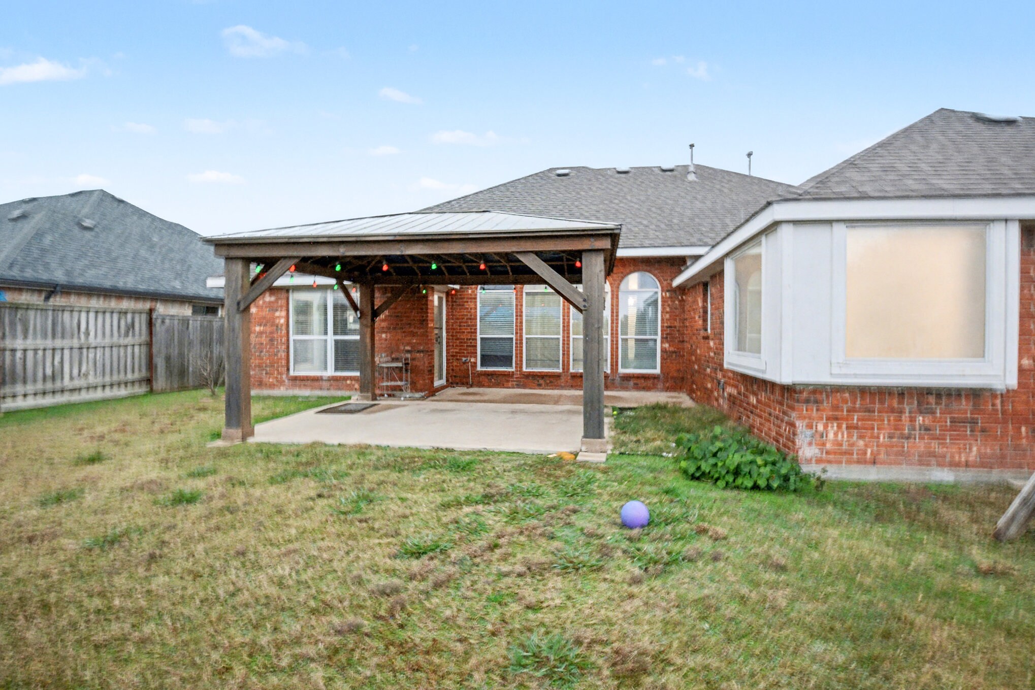 Building Photo - 5474 Golfside Dr