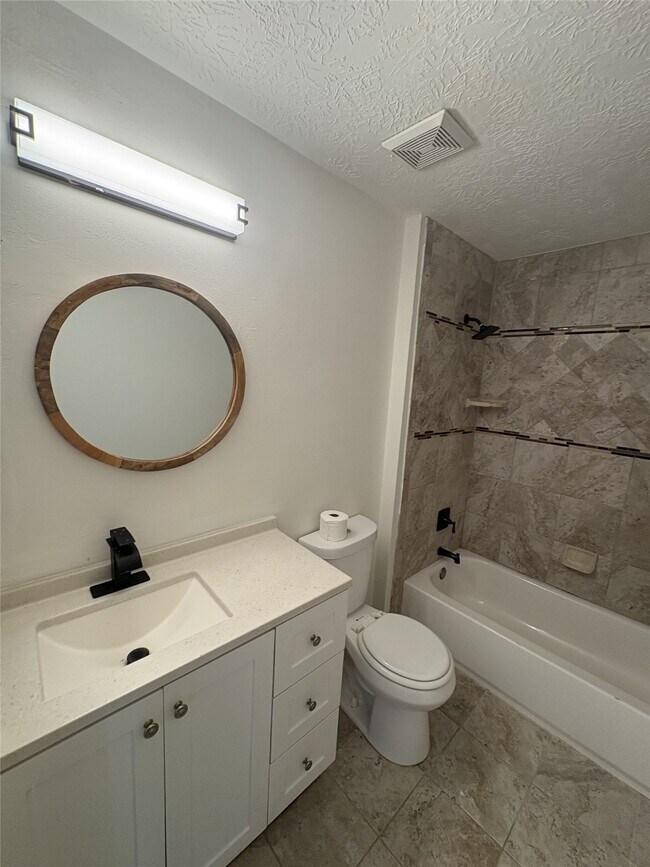Building Photo - 13714 Firerock Dr