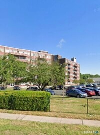 Building Photo - 1310 Berlin Tpke
