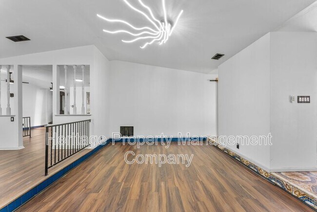 Building Photo - 2526 Town Briar St