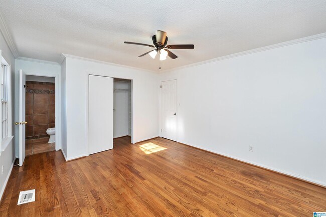 Building Photo - 1327 3rd Ave SW