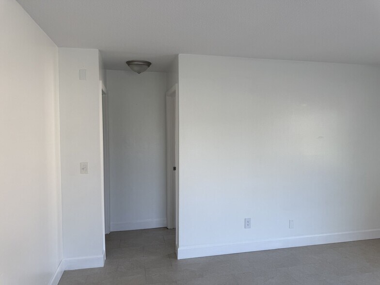 Building Photo - 3216 Split Willow Dr