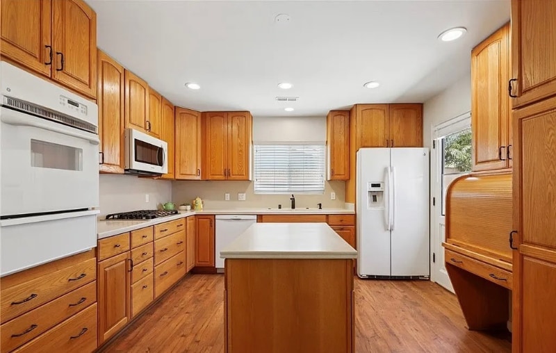 Building Photo - 2205 E Quincy Ave