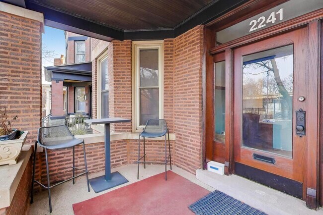 Building Photo - 2241 W Eastwood Ave