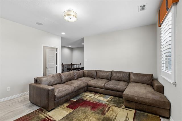 Building Photo - 628 Club Dr