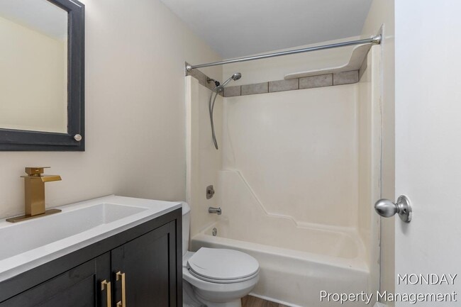 Building Photo - 143 Gaines St SE