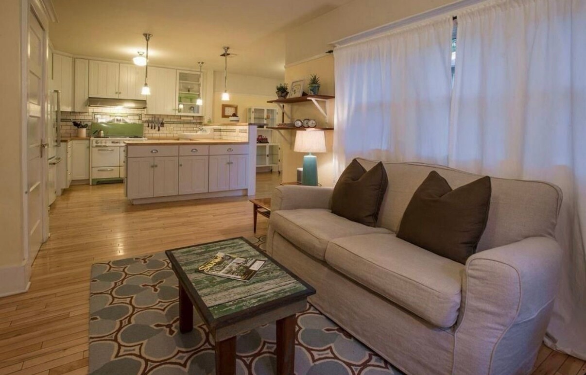 Living room - 305 25th Street