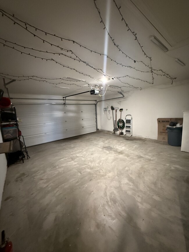 Building Photo - 3908 Ignacio Dr