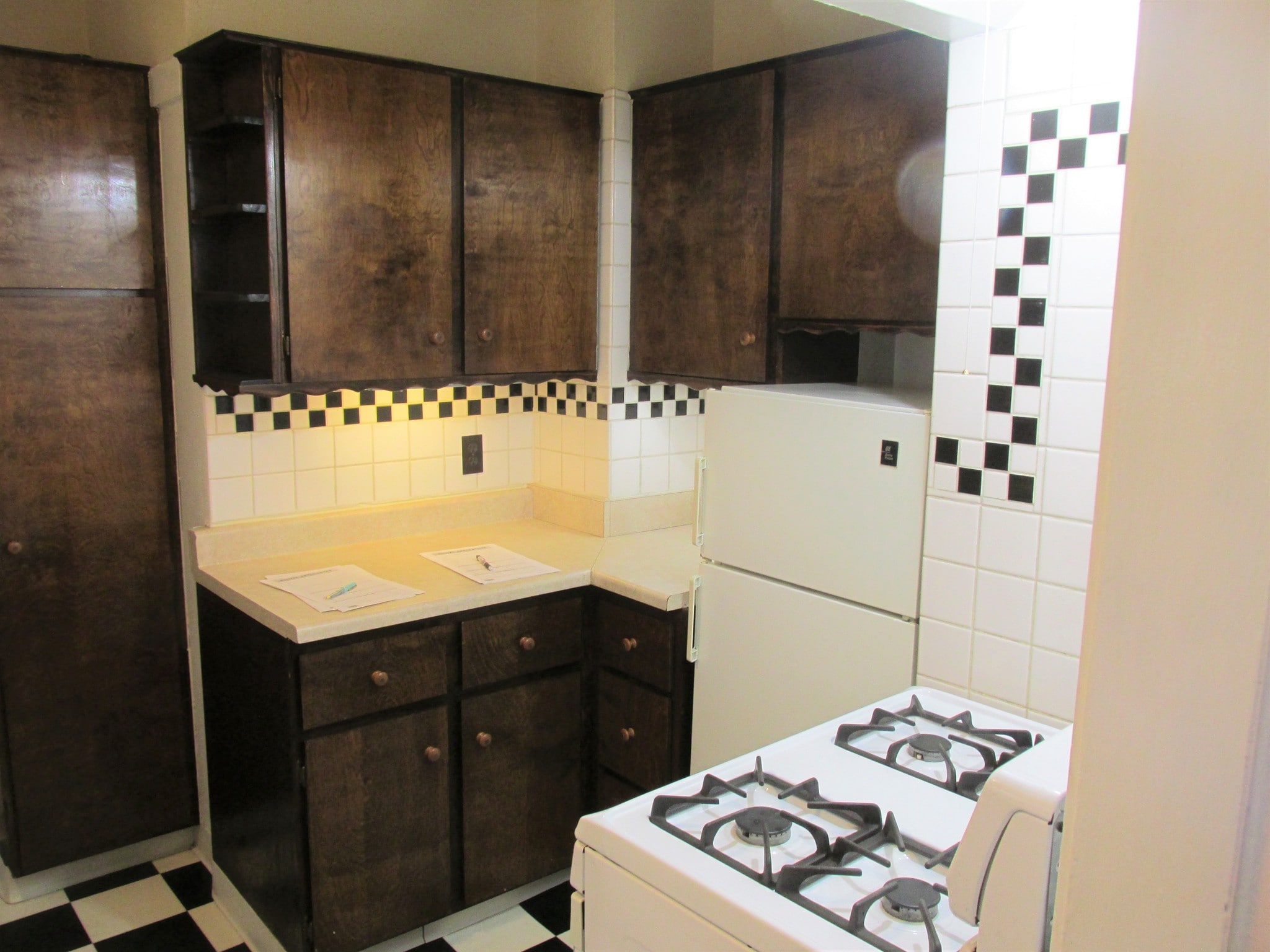 Kitchen - 502 N Vista St