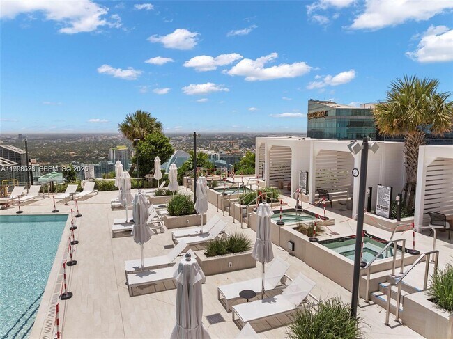 Building Photo - 300 Biscayne Blvd Way