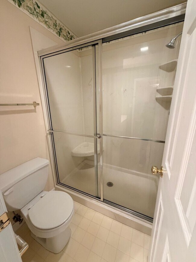 Building Photo - 121 Timberwood Rd