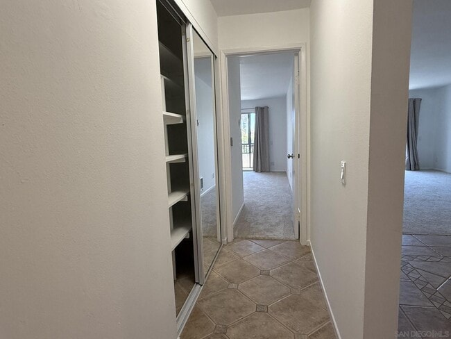 Building Photo - 2520 Clairemont Dr