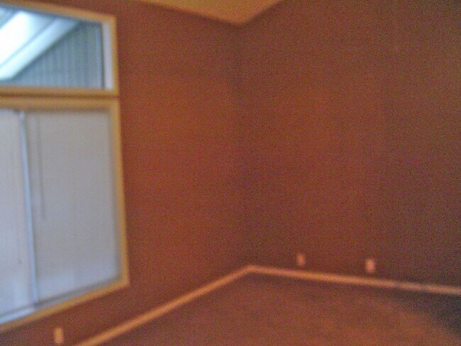 Building Photo - Kelly Butte area home