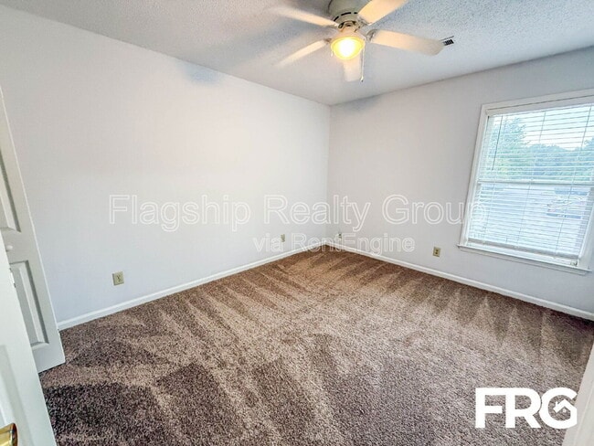 Building Photo - 107 Chesterfield Ct