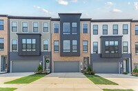 Building Photo - 16117 Gwynn Brk Wy