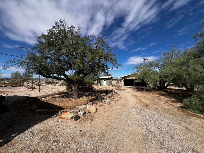 Building Photo - For Rent – Private Desert Retreat in Wonde...