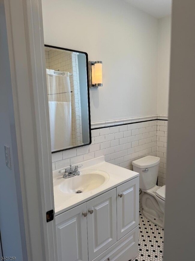 Building Photo - 33 Montclair Ave