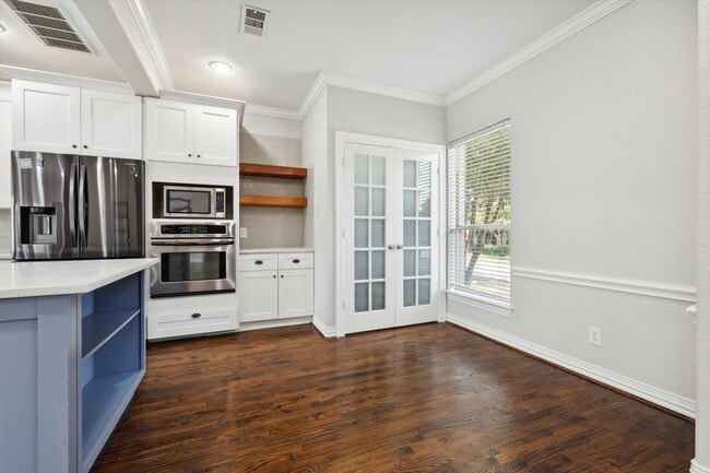 Building Photo - 6043 Fieldstone Dr