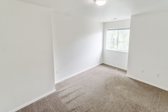 Building Photo - 2312 N Wilbur Rd