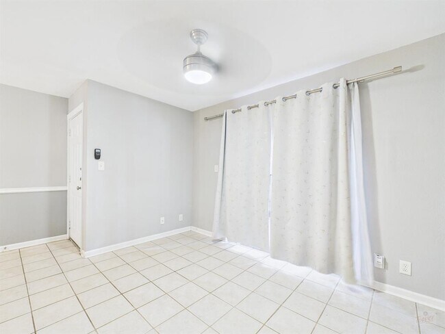 Building Photo - 3018 S 1st St