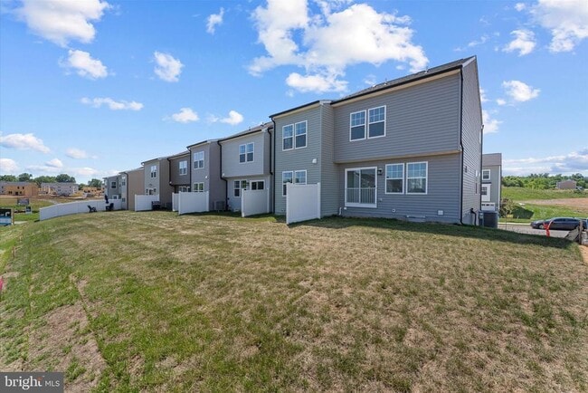 Building Photo - 501 Fontana Cir