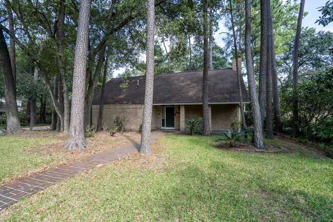 Building Photo - 8330 Silver Shadows Ln