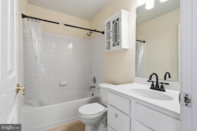 Building Photo - 12212 Densmore Ct