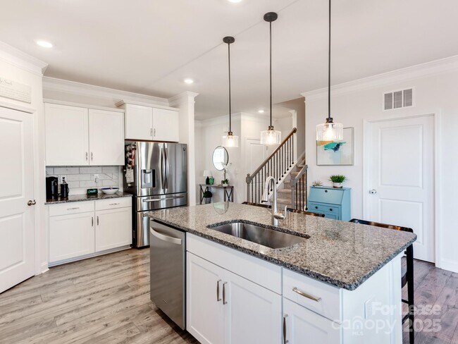 Building Photo - 1063 Thoroughbred Dr.