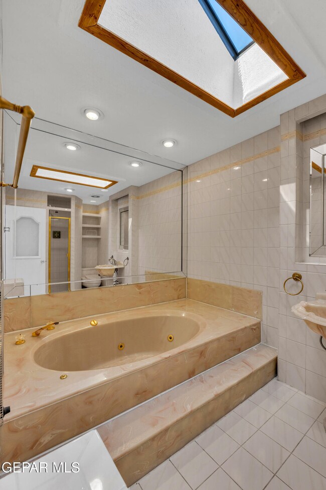 Building Photo - 2153 Trawood Dr