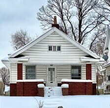 Building Photo - 1318 Lincoln Way East