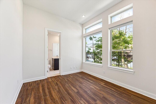 Building Photo - 1505 Missouri St