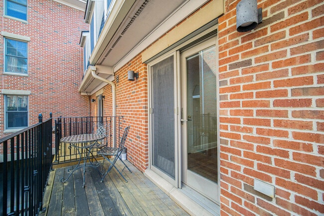 Building Photo - 431 S Ashley St