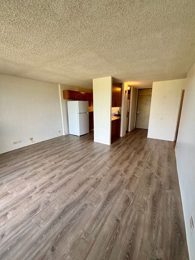 Building Photo - For Rent | Spacious Studio with 1 assigned parking stall located at Kemo'o By The Lake