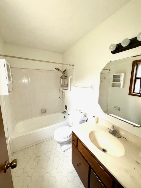 Building Photo - 7871 Carol Elaine Cir